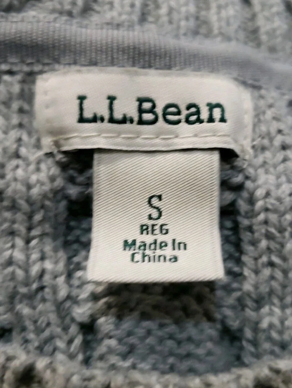 L.L. Bean Light Gray Fisherman Cable Knit Crew Sweater 100% Cotton.